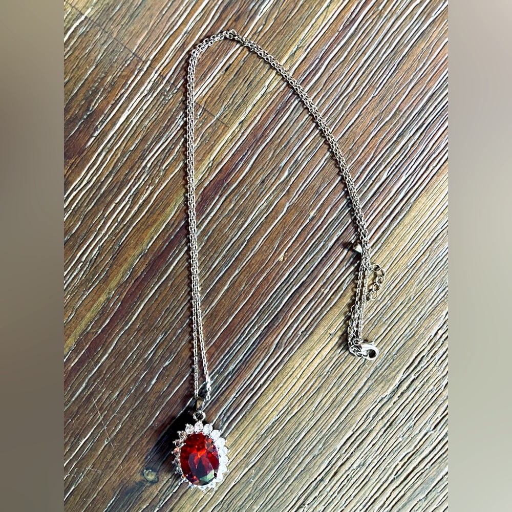 ❤️Stunning Garnet and Cubic Zirconia Necklace❤️